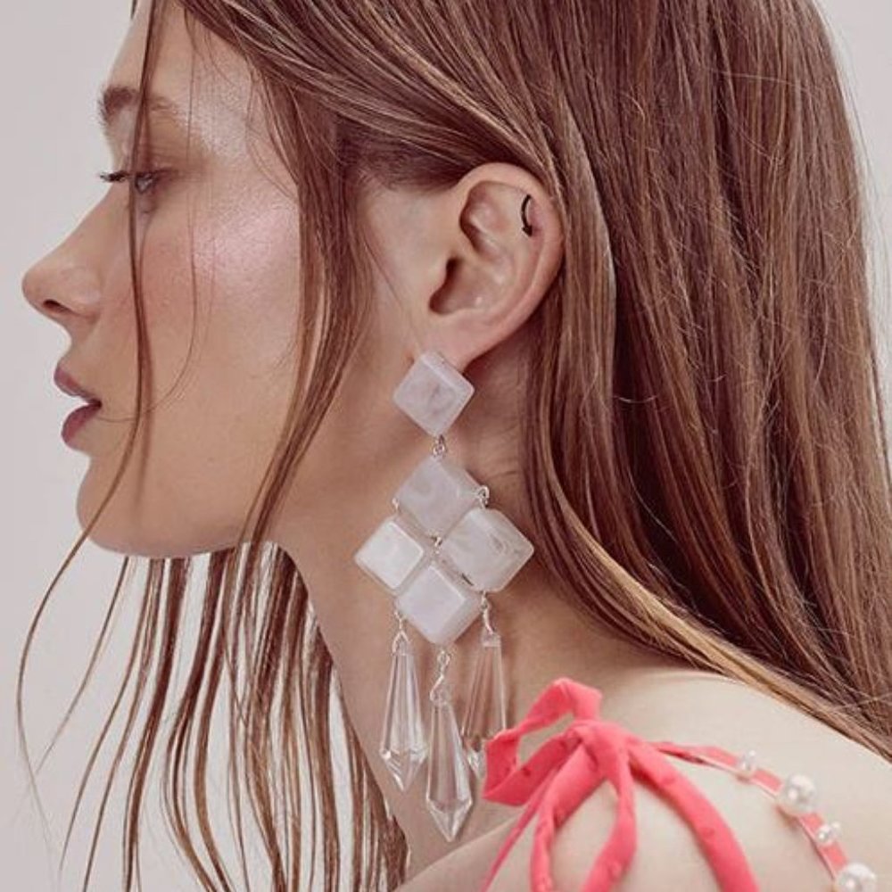 NWT For Love and Lemons Gwen Earrings in Crystal Clear - Picture 3 of 6